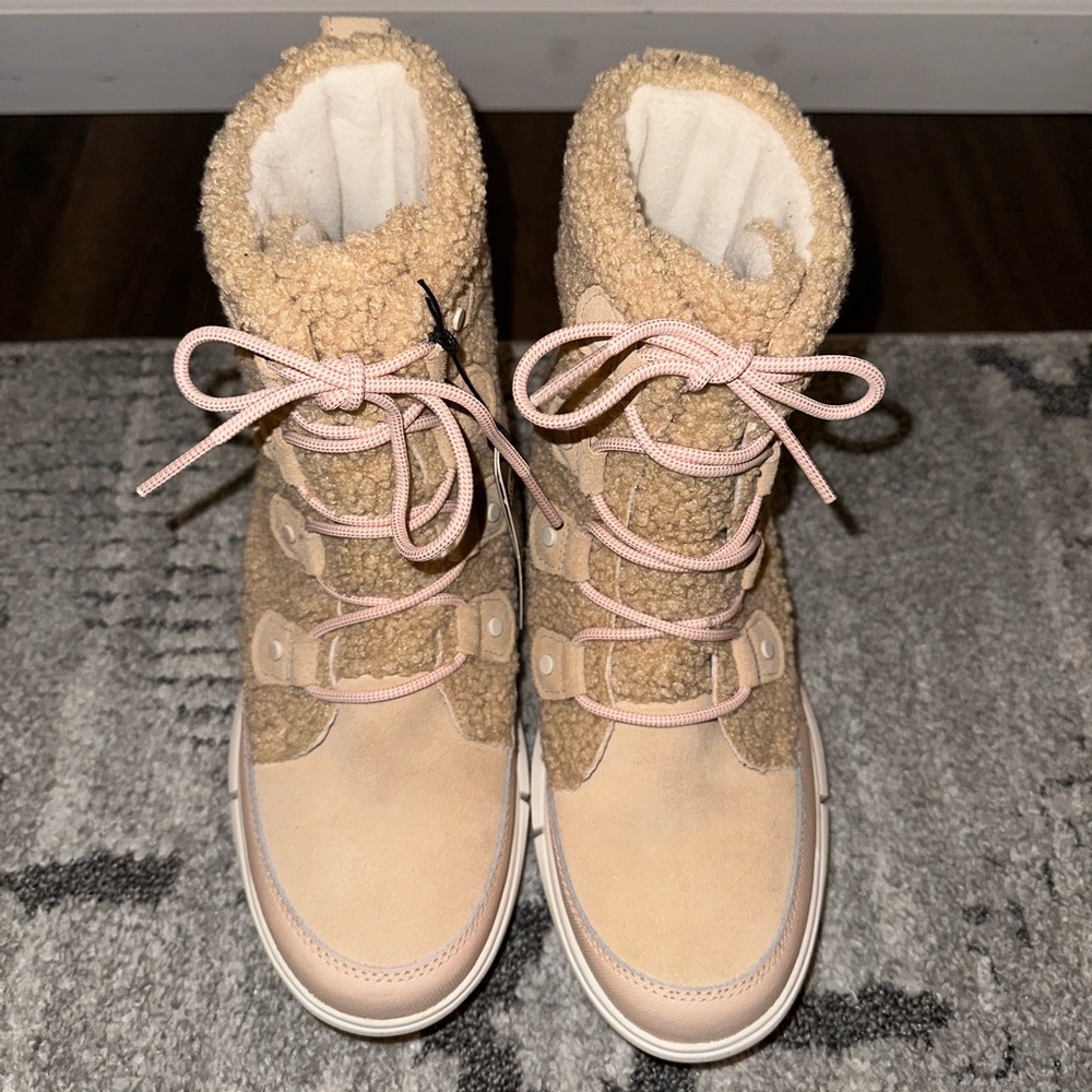 WOMEN'S EXPLORER NEXT™ JOAN COZY BOOT